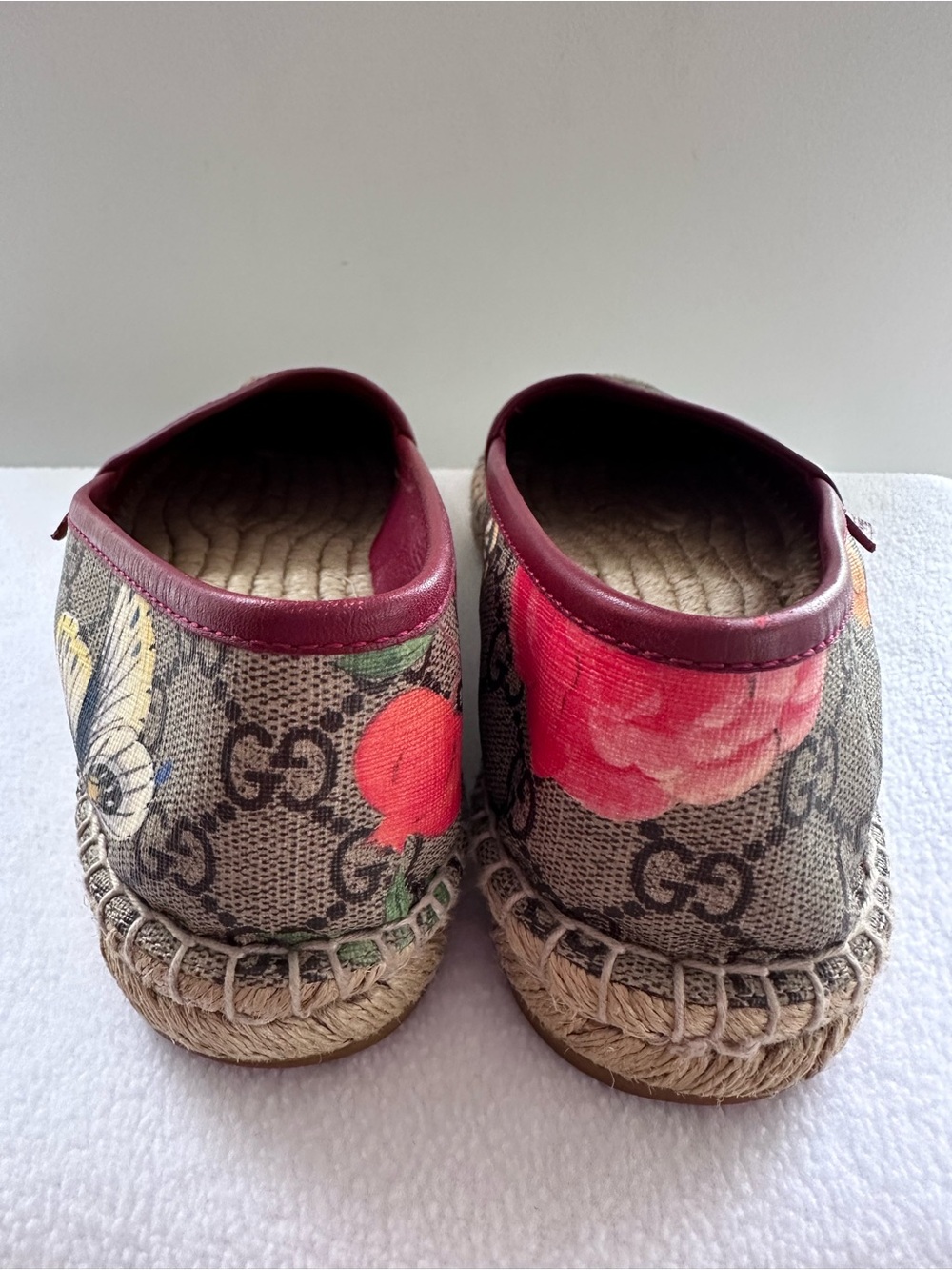 Gucci Beige GG Canvas Espadrilles with Multicolor Bird & Floral Motif - Picture 5 of 7